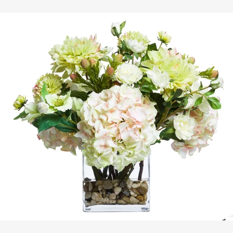 Букет садовых цветов в вазе, В 35