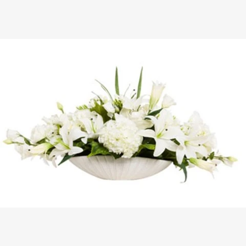 Микс белых цветов в керамической вазе лодочке, Д 50 В 30