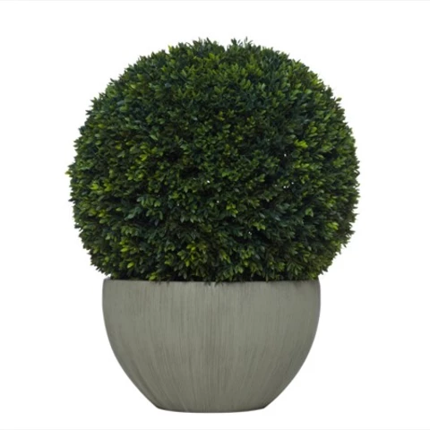 Искусственный шар зелени в кашпо 